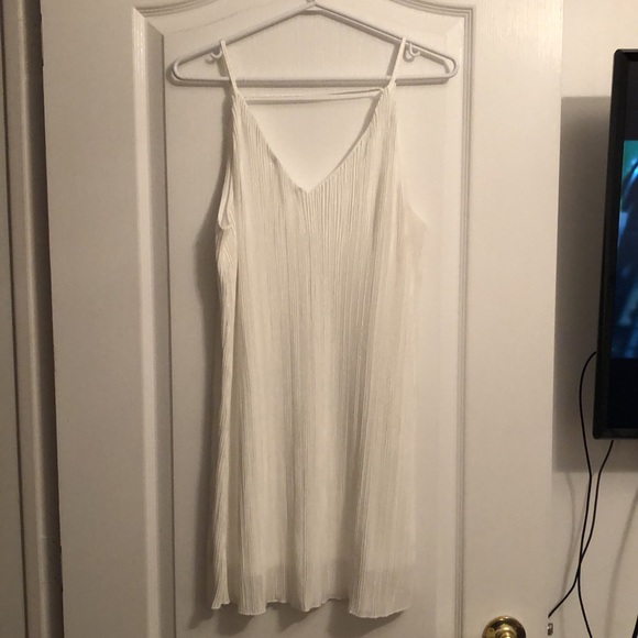 Dress - Picture 2 of 5